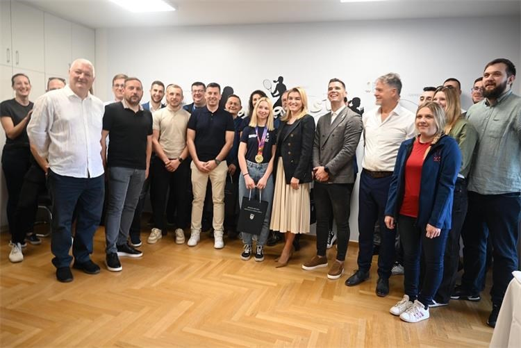 Ministrica Brnjac pohvalila uspjehe gluhih sportaša: veća podrška i izdvajanja za sport gluhih od 2016. godine | Karlobag.eu
