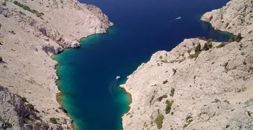 (VIDEO) Otkrijte skrivene ljepote hrvatske obale: Promotivni video o Uvali Zavratnica u Parku prirode Velebit | Karlobag.eu