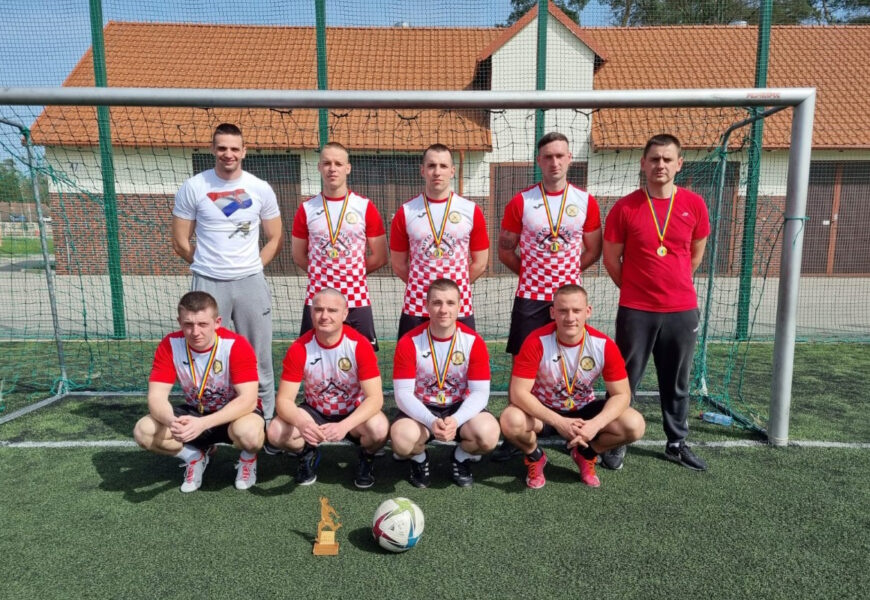 Hrvatski kontingent dominirao na nogometnom turniru Borbene grupe u Poljskoj, osvojivši prvo mjesto | Karlobag.eu