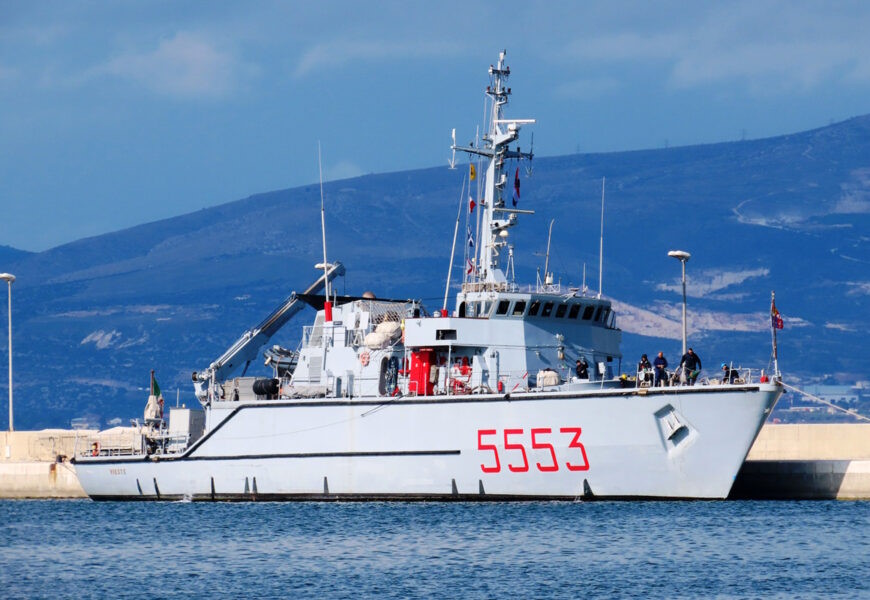 Talijanski brod lovac mina ITS VIESTE u posjetu splitskoj luci Lora kao dio vojne suradnje s Hrvatskom | Karlobag.eu
