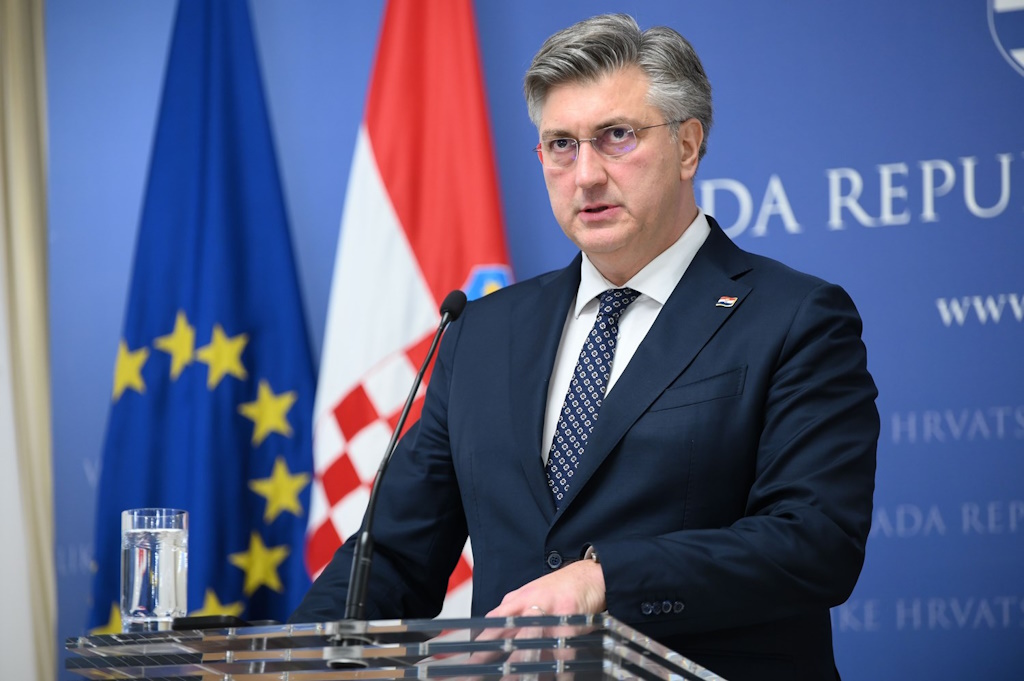 Premijer Plenković o obnovi, sankcioniranju nezakonitosti i političkom pozicioniranju žena uoči izbora | Karlobag.eu