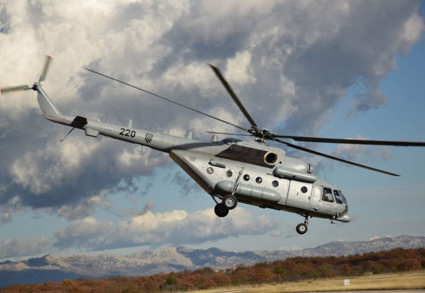 Helikopter Hrvatskog ratnog zrakoplovstva angažiran za izvlačenje tijela u akciji spašavanja na Omiškoj Dinari | Karlobag.eu