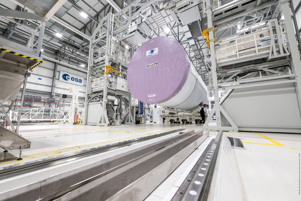 Ariane 6 in Kourou erstmals mit vier Boostern: VA267 bringt Amazon-Leo-Satelliten aus Französisch-Guayana in den Orbit