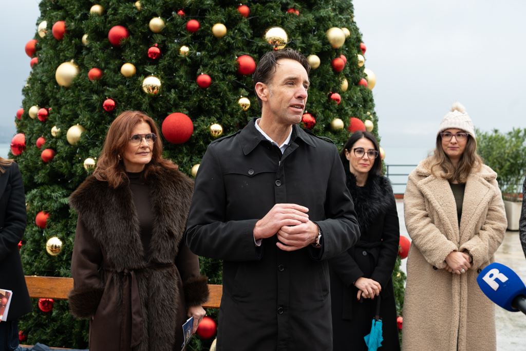 Advent in Opatija: Mrkat lights, skating rink at the Summer Stage, and seaside Xmas Street from November 28 to January 6