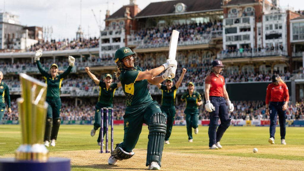 ilustracja AI: Australia pokonała Anglię na Lord's i wygrała Women's T20 World Cup po finale Beth Mooney w Londynie