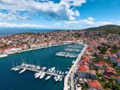 Lošinj through the eyes of a guest returning since 1970: a guide to quieter stays, walks and good food