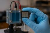 Fin de la dependencia del iridio: La nueva nanotecnología de la Universidad Northwestern abre el camino al hidrógeno verde barato