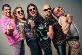 Moustache à Pula : le spectacle punk-folk secoue le château historique lors du concert le plus attendu de la tournée estivale de cette année