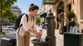 Eau du robinet en voyage: quand elle est sûre, comment économiser et pourquoi emporter une gourde