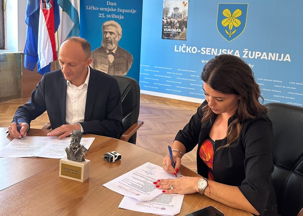 Ličko-senjska županija potpisala ugovor o pokroviteljstvu izbora za miss Ličko-senjske županije za miss Hrvatske 2024. godine | Karlobag.eu