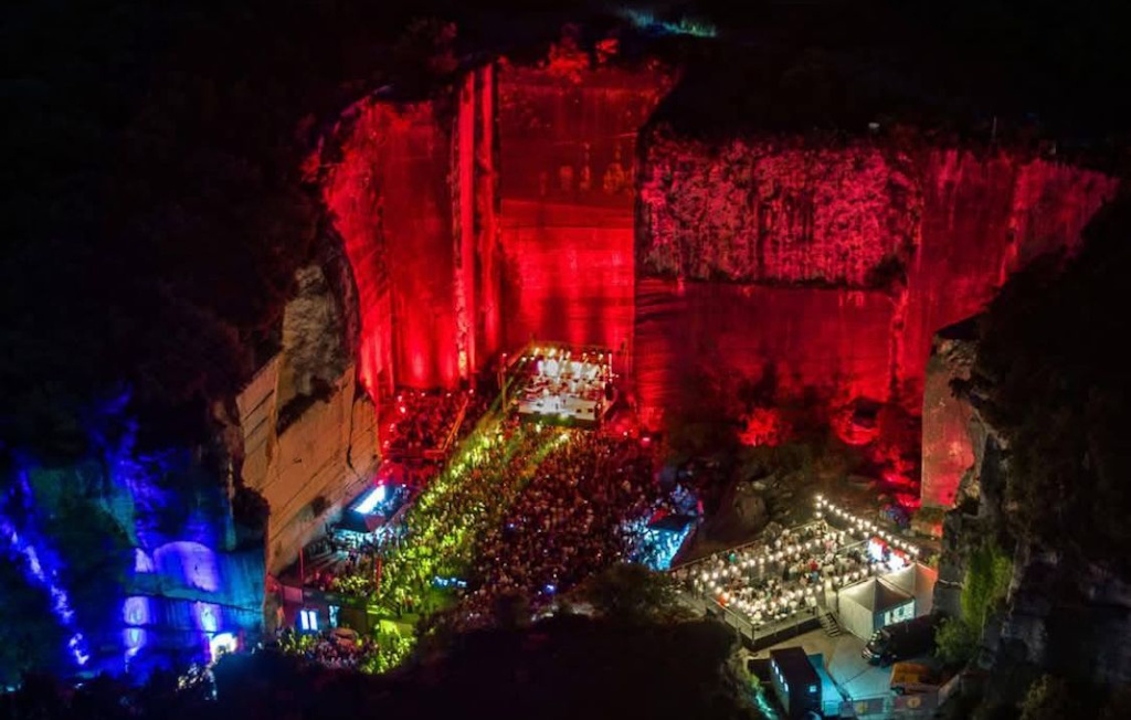 The Stranglers at Cave Romane: Post-punk legends arrive in July 2025 for a spectacular concert in Istria