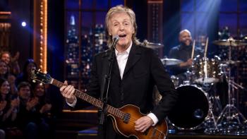Paul McCartney au final de la saison 51 de SNL avec nouvel album, classique de Wings et Coming Up