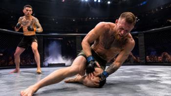 McGregor blames fog machine for knee injury and seeks reversal of Holloway def…