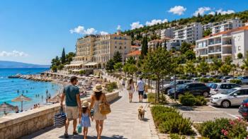 Crikvenica 2026: vodič za smještaj, hotele, apartmane, plaže, parking i cijene na Kvarneru