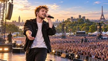 Alex Warren élargit sa tournée 2027 avec huit grands concerts en plein air de Cardiff et Dublin à Londres et Paris