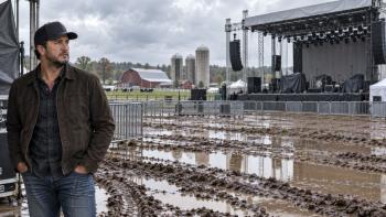 Luke Bryan Farm Tour en Allegan detenido tras fuertes lluvias y un terreno anegado en una granja de Michigan