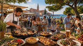 Park Food Fest à Novigrad apporte la cuisine istrienne, les vins et la bière artisanale au bord de la mer et du port de la vieille ville en mai
