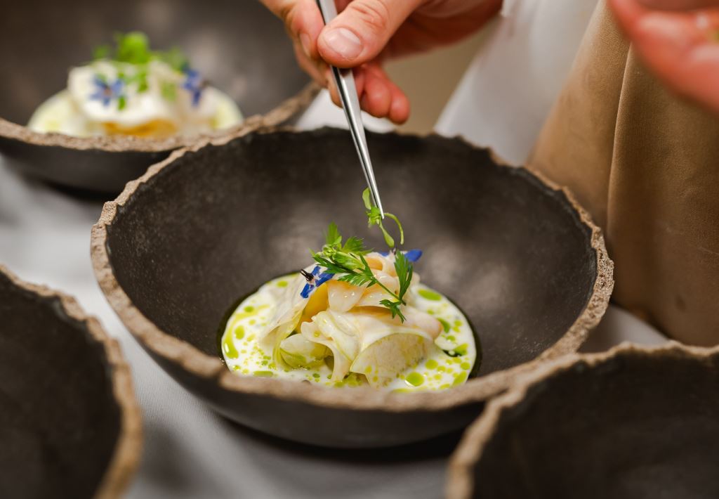 Ana Roš präsentierte die LÜCKE für Poreč auf der Spinnaker Gourmet Stage: Exklusives Abendessen mit istrischen Winzern
