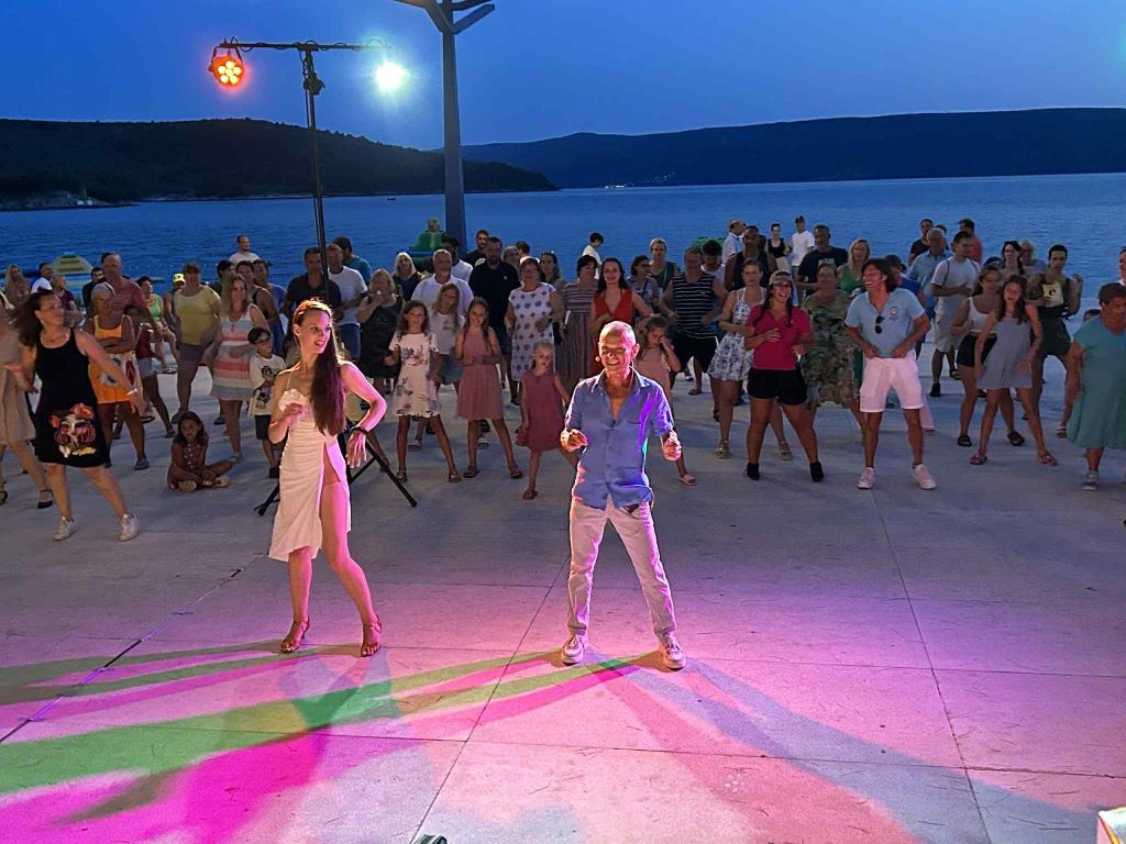 Island of Cres marked by music and tradition: 36th Lubenice Musical Evenings, 17. Cres sheep and Red apple