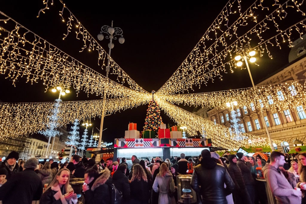 Legendary Advent on Ban Jelacic Square: Discover the gastronomic offer, cottages and holiday atmosphere