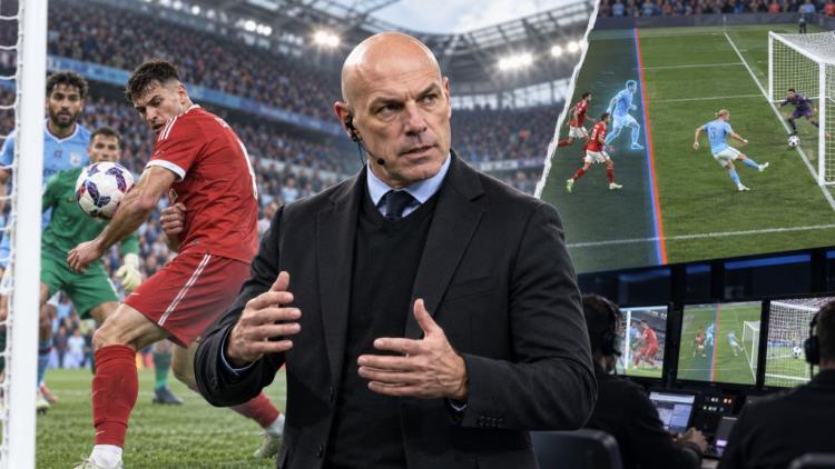 AI ilustracija: Howard Webb traži promjenu pravila o igranju rukom nakon VAR pogreške u velikom mančesterskom derbiju