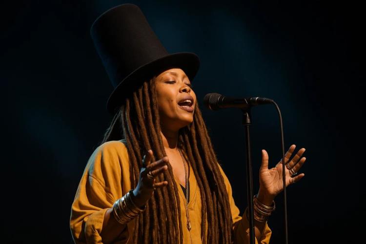 ilustración con IA: Entradas para Erykah Badu — Jacobs Pavilion at Nautica, Cleveland — martes, 15 de septiembre de 2026