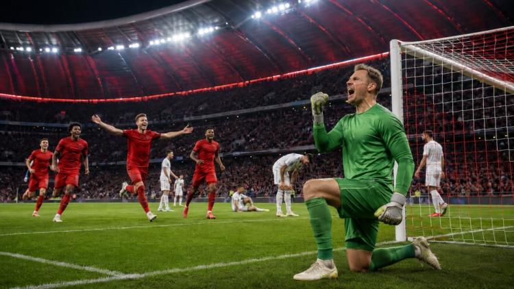 ilustracja AI: Bayern otworzył Bundesligę pięcioma golami, Neuer świętował 600. występ i wielki jubileusz w Monachium