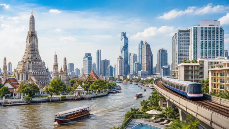 KI-Illustration: Bangkok 2026: Hotels und Apartments nahe BTS, MRT, Sukhumvit, Siam, Altstadt und Chao Phraya im Vergleich