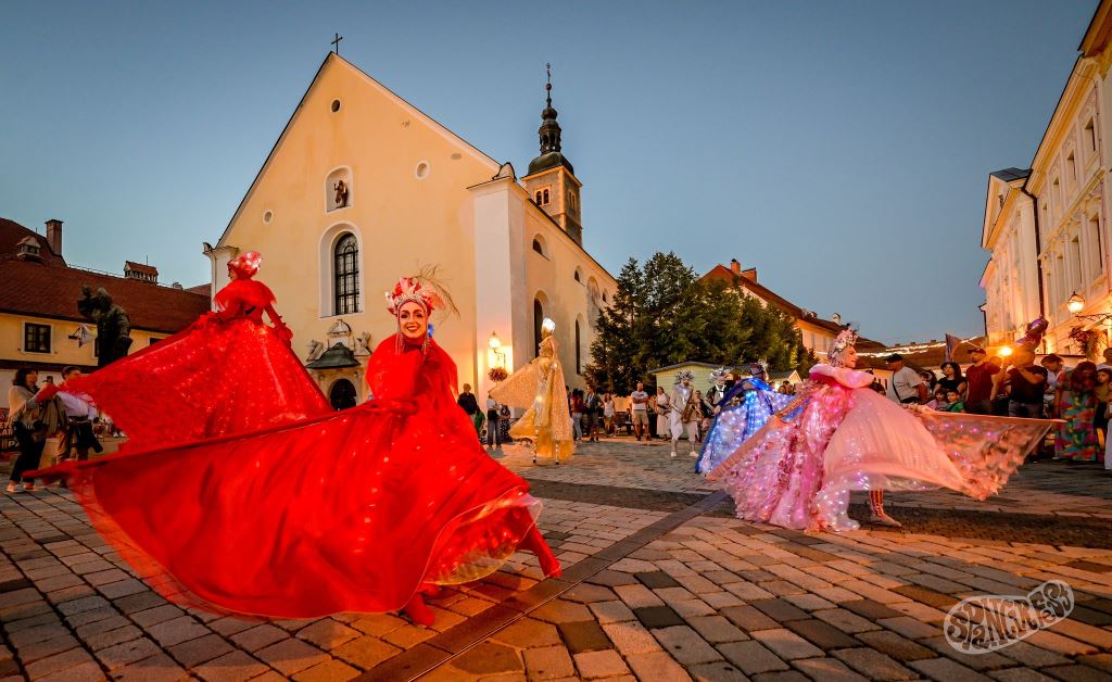 Špancirfest bursts into flames on the second day: Korean rockers YB and Rolling Quartz, Saharan blues and laughter with SplickaScena in Varaždin