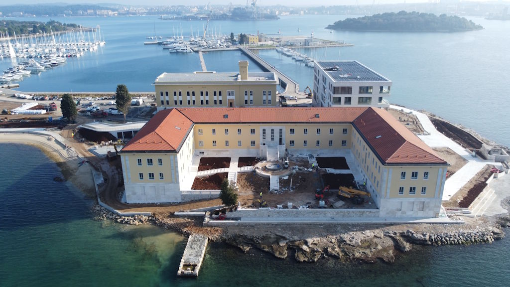 Luxury heritage hotel Monuments in Pula brings a blend of history and contemporary luxury