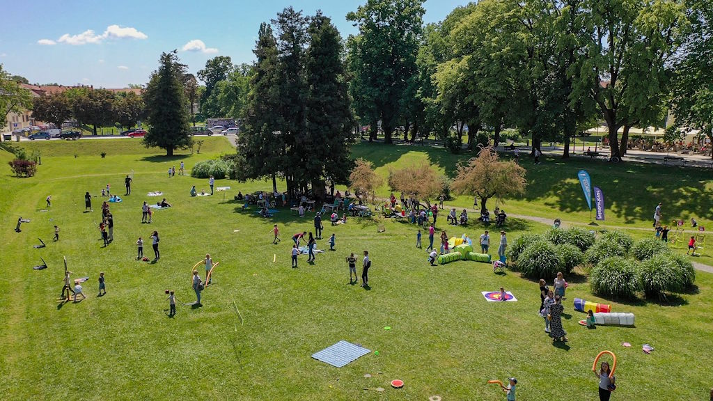 Un día en el parque de Karlovac: Un rico programa en el Paseo Marítimo y Šanac con música, juegos y talleres creativos para todas las generaciones