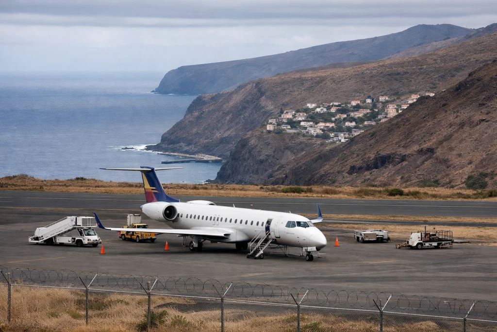 Vuelos a Santa Elena suspendidos: Airlink en tierra por un problema de seguridad en el aeropuerto