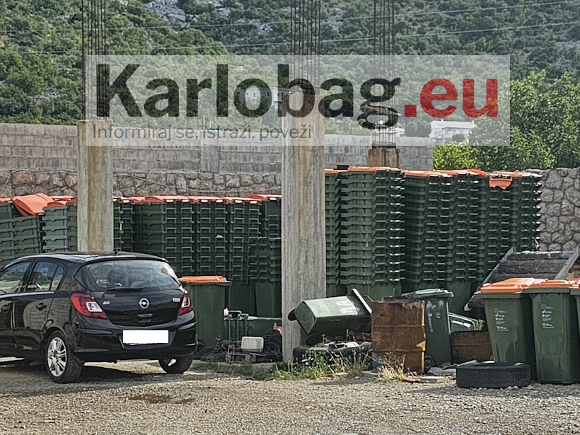 FOTO: Vegium - sramotna nebriga o Karlobagu! Novi spremnici za reciklažu skupljaju prašinu!