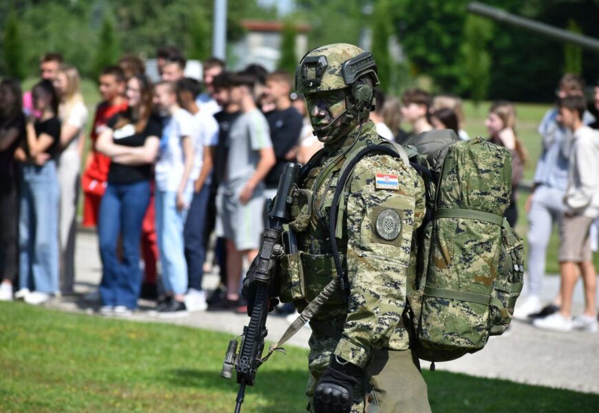 Hrvatska vojska obilježila 33. obljetnicu otvorenim vratima u vojarnama diljem zemlje | Karlobag.eu