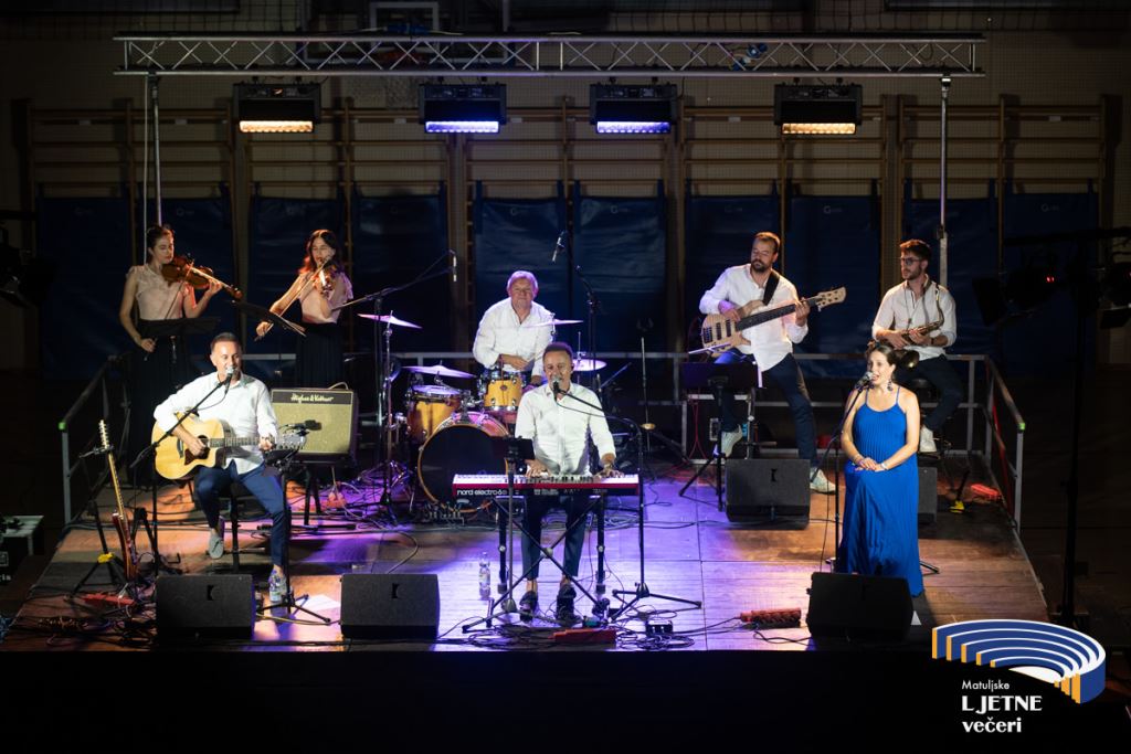Matulji Sommerabende: Oliver-Hommage, lokale Genüsse und Klapa Skalin Konzert mit kostenlosem Eintritt