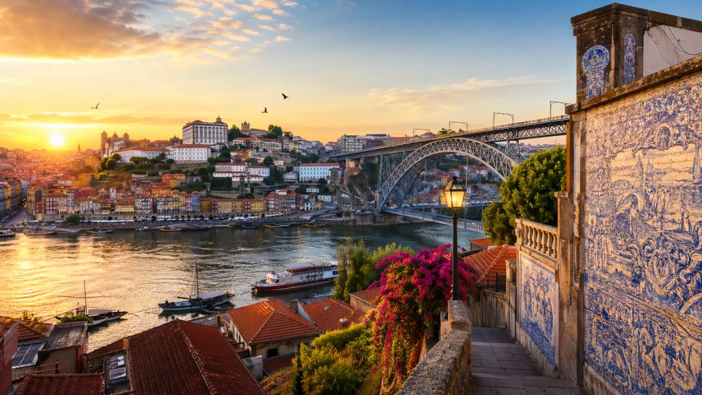 Porto beyond the postcard: bridges, the Douro, azulejo and neighbourhoods revealing the warmer and slower side of Portugal