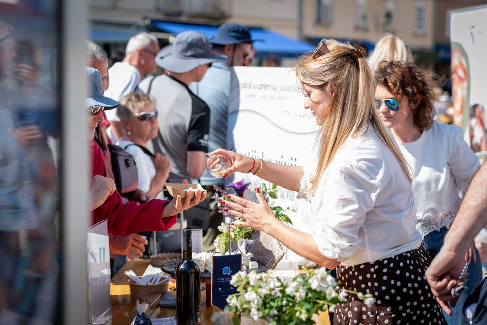 Cres bajo el signo del cordero y el queso de Kvarner: el festival conectó sabores isleños, patrimonio y turismo regional