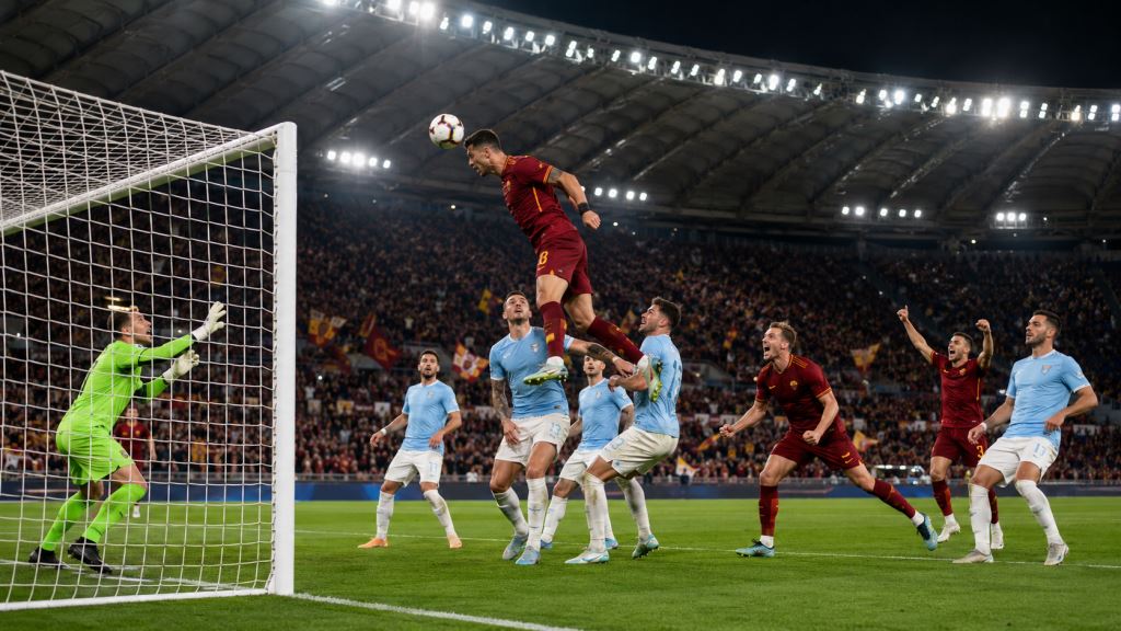 Roma vence a Lazio en el derbi romano y da un gran paso hacia la Liga de Campeones