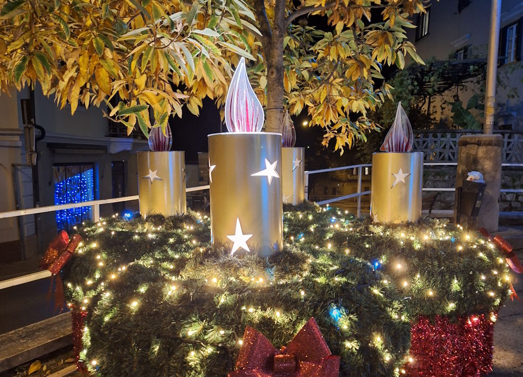 Lighting the first candle on the Advent wreath in Lovran and the holiday atmosphere in 2024