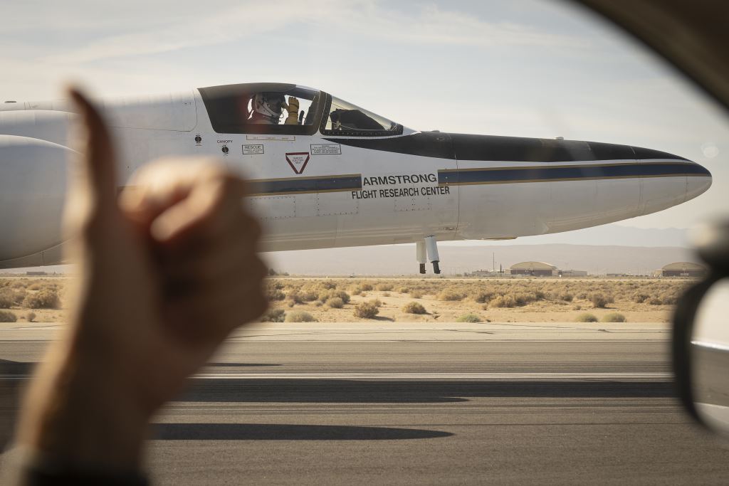 NASA's AVIRIS-5 maps lithium and critical minerals from the air over the American West as part of the GEMx mission
