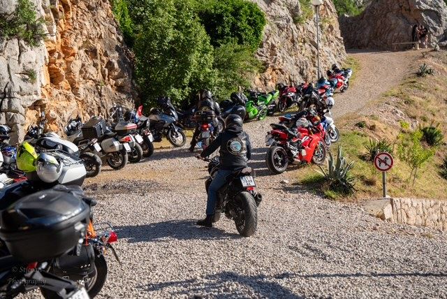 Karlobag eröffnet den ersten Tatinja-Motorradstrand in Kroatien: Ein neues Ziel für Motorradfahrer an der Adria