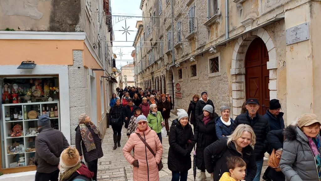 Poreč okupio sedamdesetak sudionika na vođenju “Upoznaj svoju zemlju” kroz UNESCO-ovu Eufrazijevu baziliku
