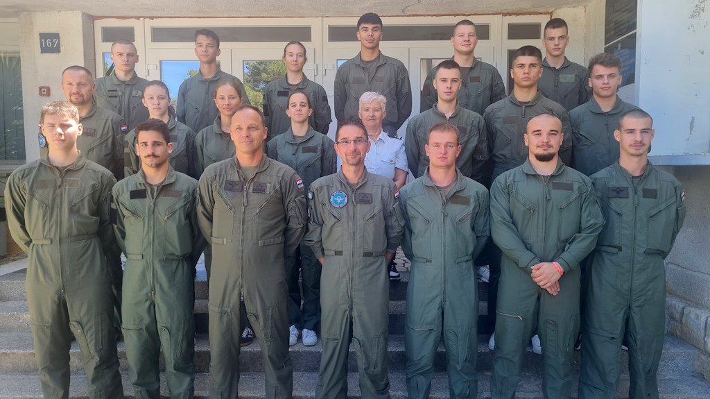 Start of theoretical preparation for selection flight of candidates for the 33rd generation of military pilots: scholarships, training and motivation
