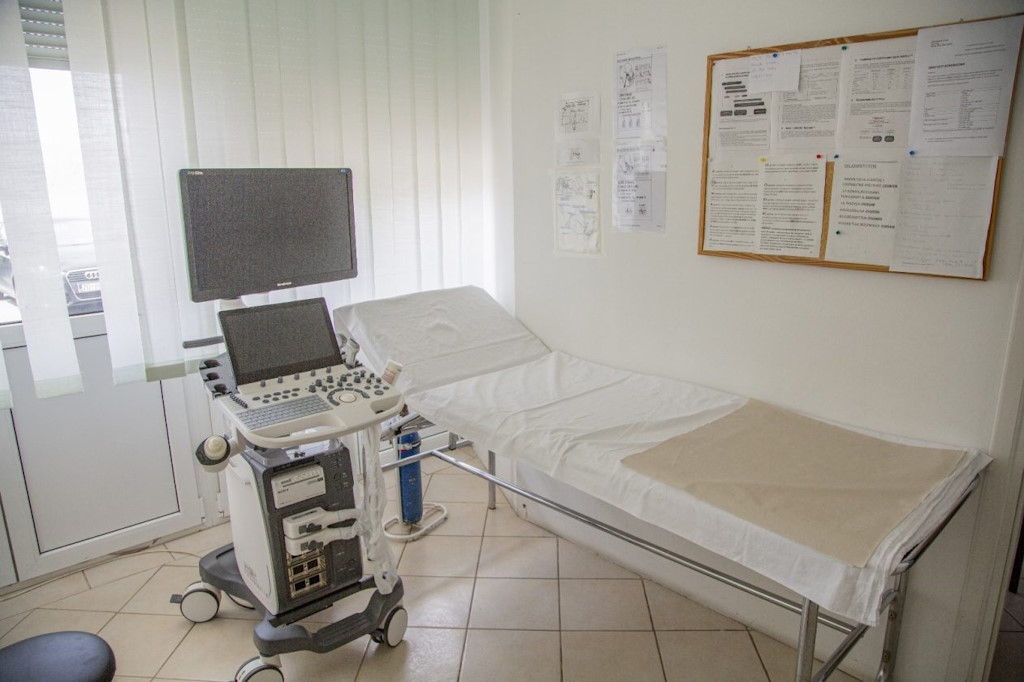 Nabavka modernog ultrazvuka u ambulanti Karlobag unapređuje zdravstvenu skrb za starije mještane | Karlobag.eu