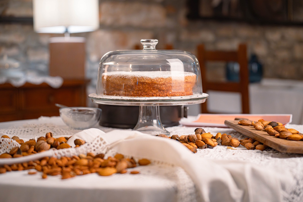 Preservation of Torte de Mandole: Vodnjan and caterers together in promotion of unique bumblebee delicacy and heritage
