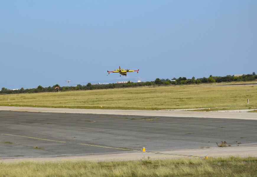 Air firefighting forces successfully extinguished two major fires in Dalmatia using Canadair CL-415 aircraft