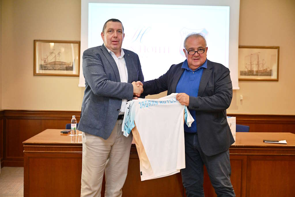 Jadran Hotels y HNK Rijeka firman un nuevo acuerdo de patrocinio para reforzar la cooperación