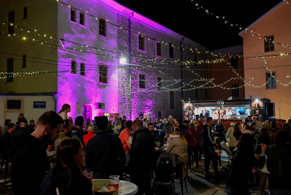 Altroke Food Festival u Novom Vinodolskom spojio street food, glazbu i proljetni program za sve generacije