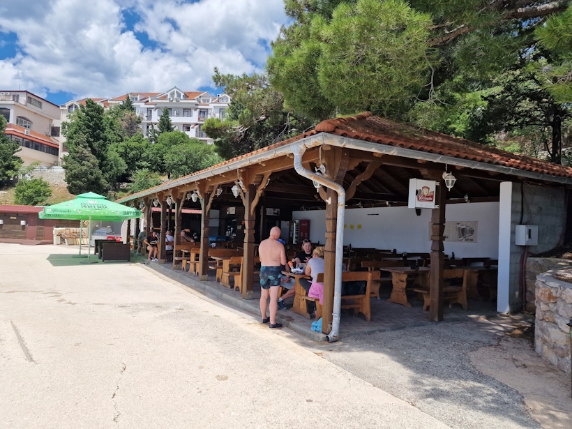 Restoran Arka - Predivan restoran na plaži u Karlobagu