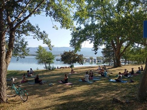 Veranstaltungswoche in Dobrinj: Theater, Yoga, Konzerte, Fischerfest und Schach-Gedenkturnier auf der Insel Krk